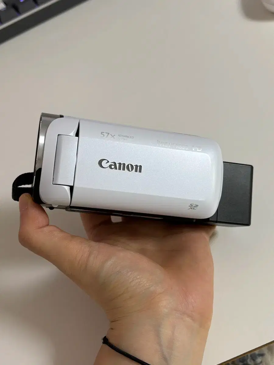 새상품] canon ivis hf r800 (vixia 800) 화이트 | 브랜드 중고